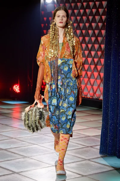 Look 43